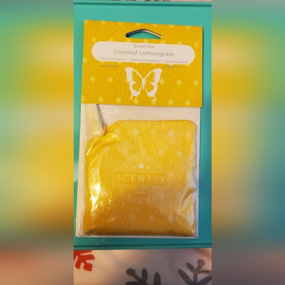 Scentsy Scent Pak in Coconut Lemongrass. Brand new - Picture 1 of 2